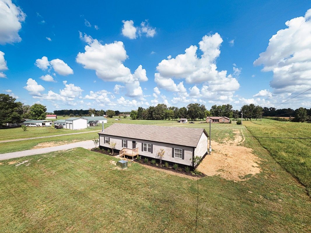 317 Dooley Rd inside, Lawrence County TN home for sale