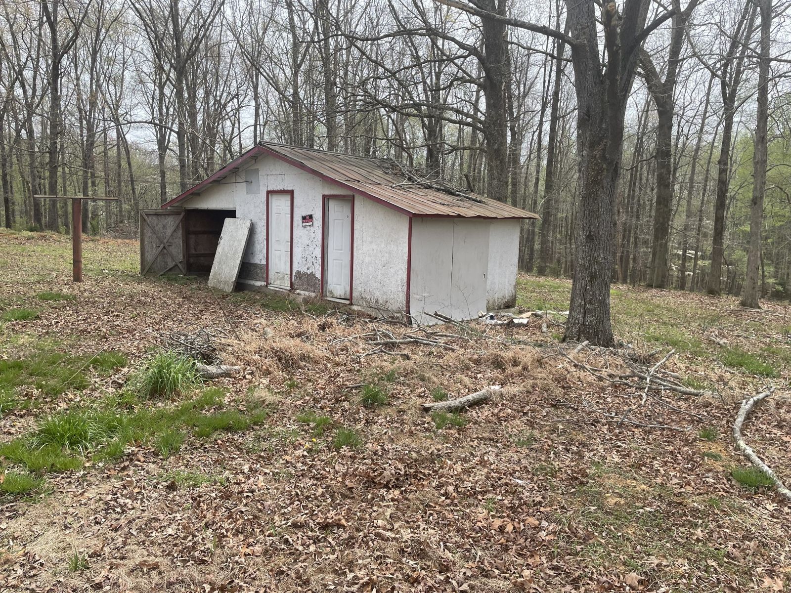 318 Highway 20 inside, Lawrence County TN home for sale