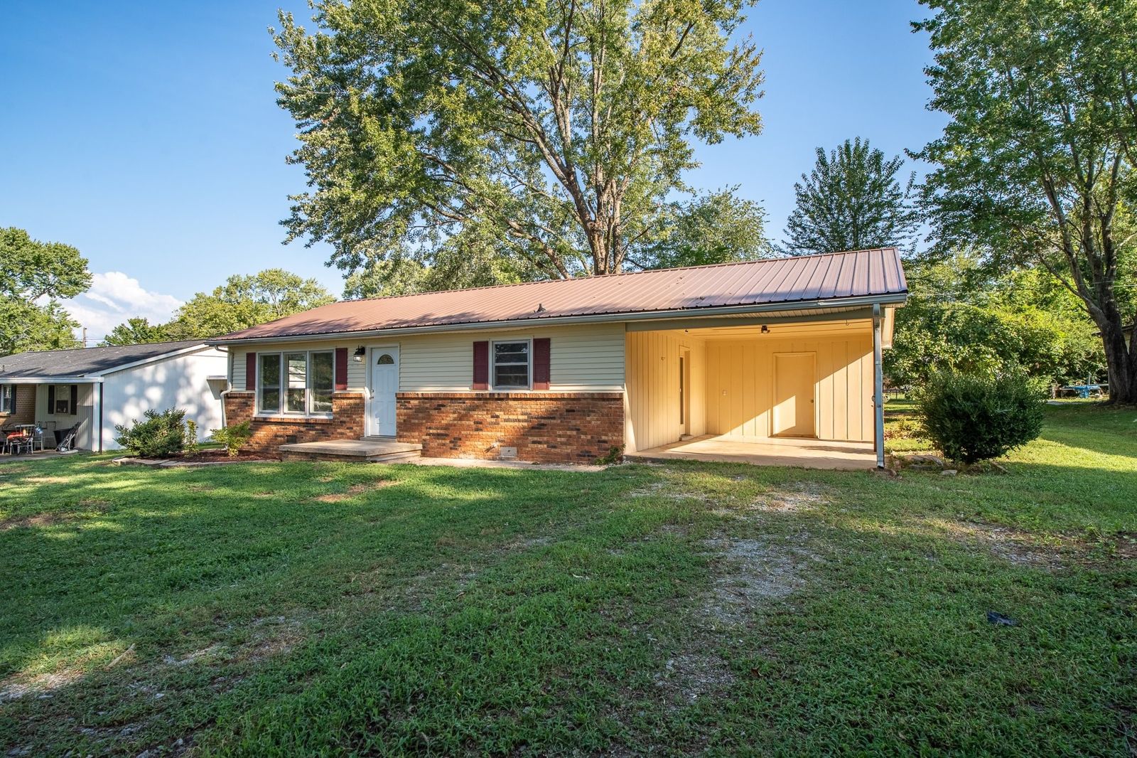 318 Tipton St front exterior, Lawrence County TN home for sale
