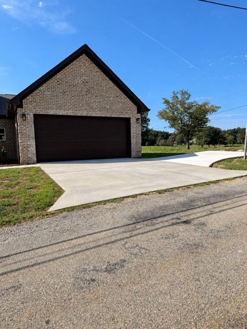 373 Old Power House Road Lot 16 inside, Lawrence County TN home for sale