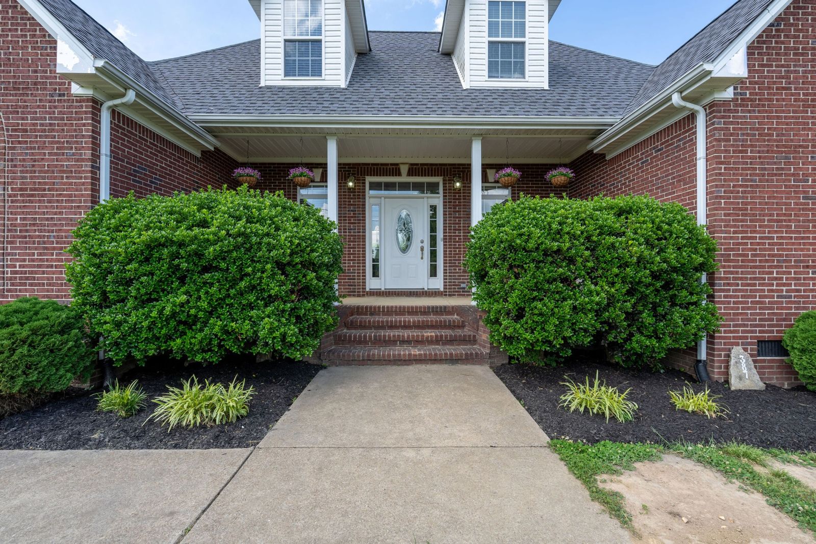 387 Center Point Dr inside, Lawrence County TN home for sale