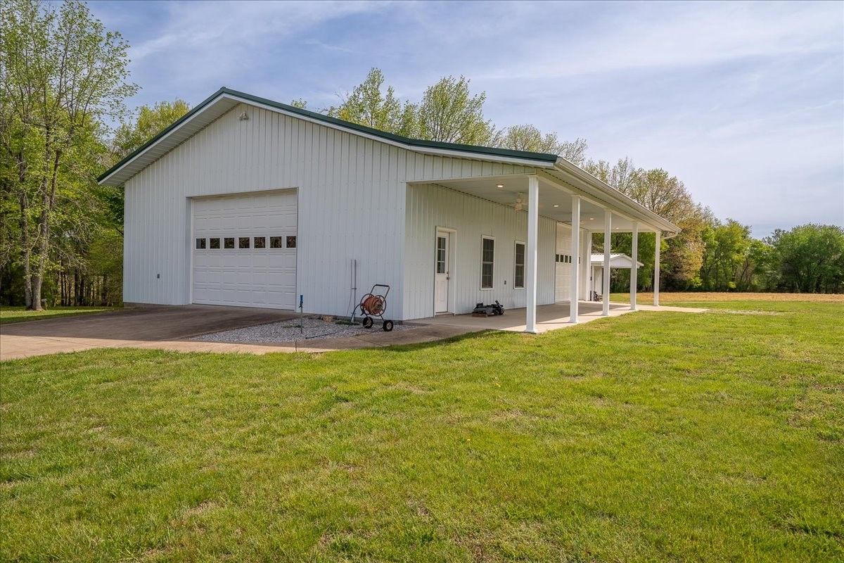 40 Rb Brown Rd inside, Lawrence County TN home for sale