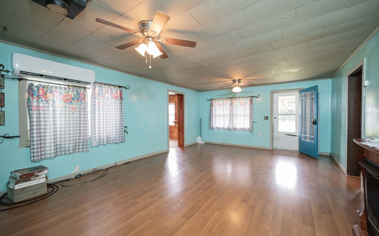 404 McMurtrey St inside, Lawrence County TN home for sale