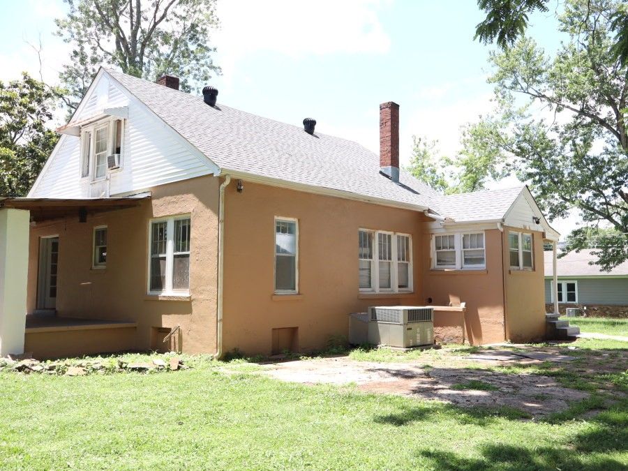 408 2nd St inside, Lawrence County TN home for sale