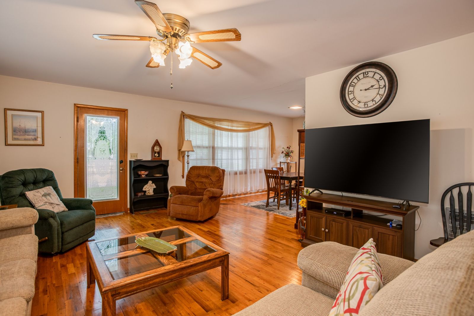 412 4th St inside, Lawrence County TN home for sale