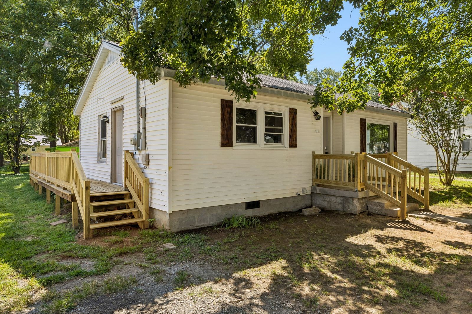 527 3rd St inside, Lawrence County TN home for sale