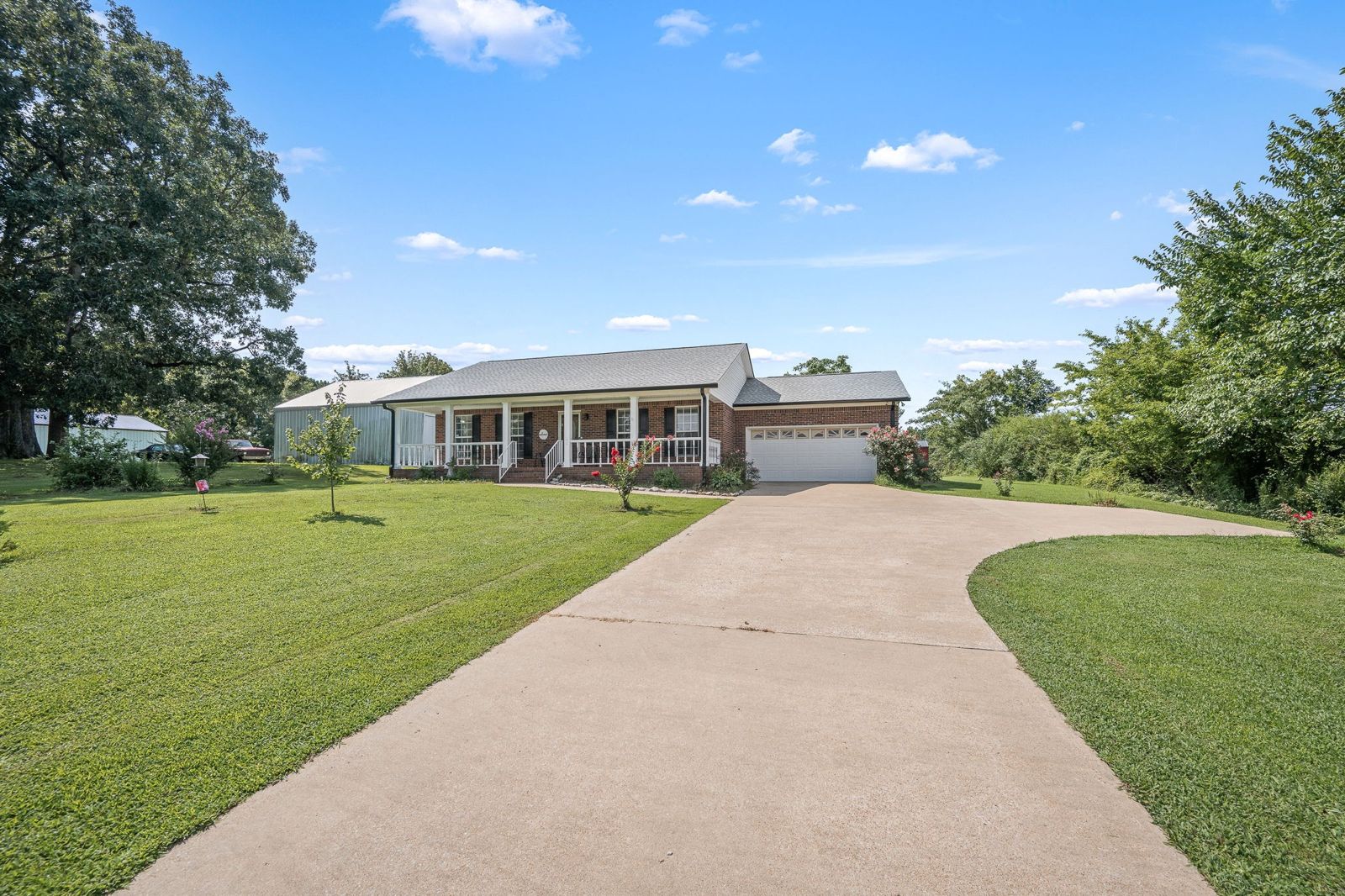 528 W Point Rd front exterior, Lawrence County TN home for sale