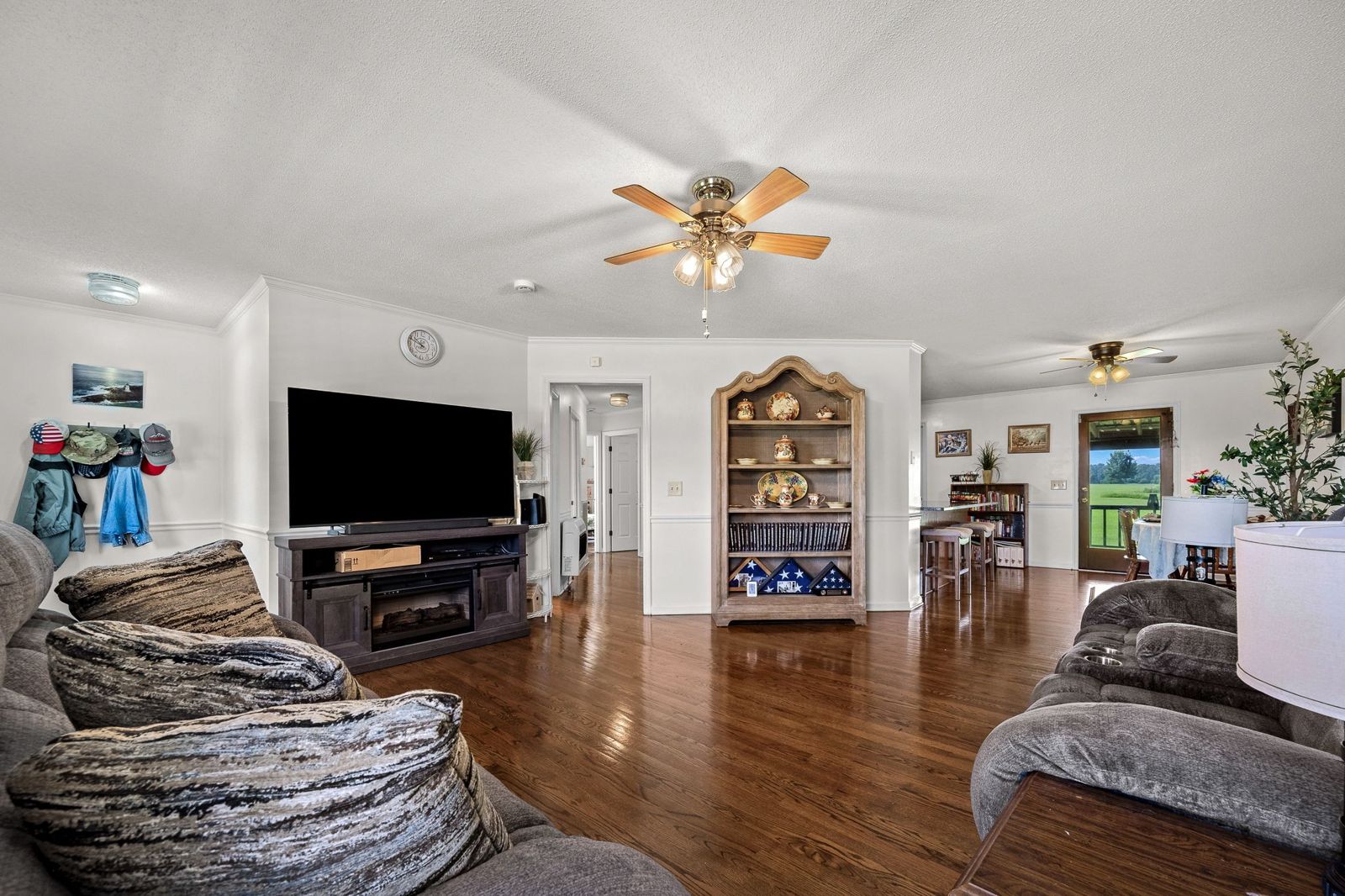 528 W Point Rd inside, Lawrence County TN home for sale