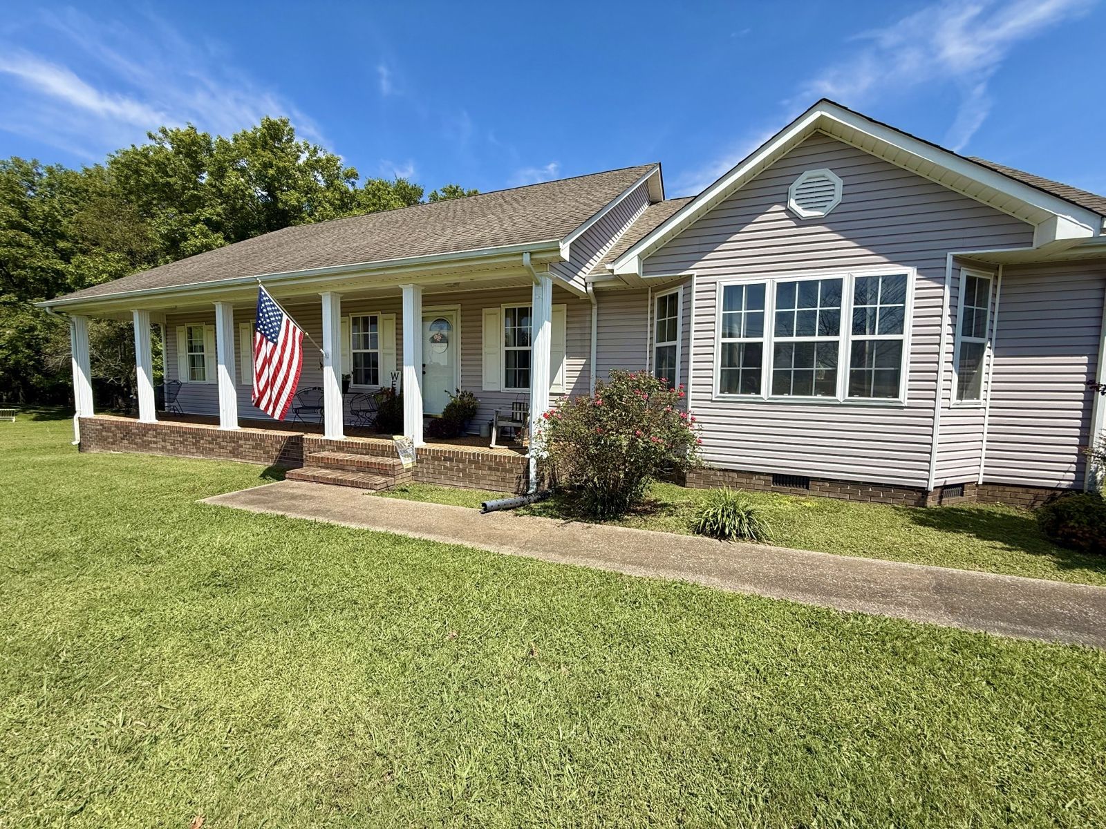 594 Highway 64 W inside, Lawrence County TN home for sale