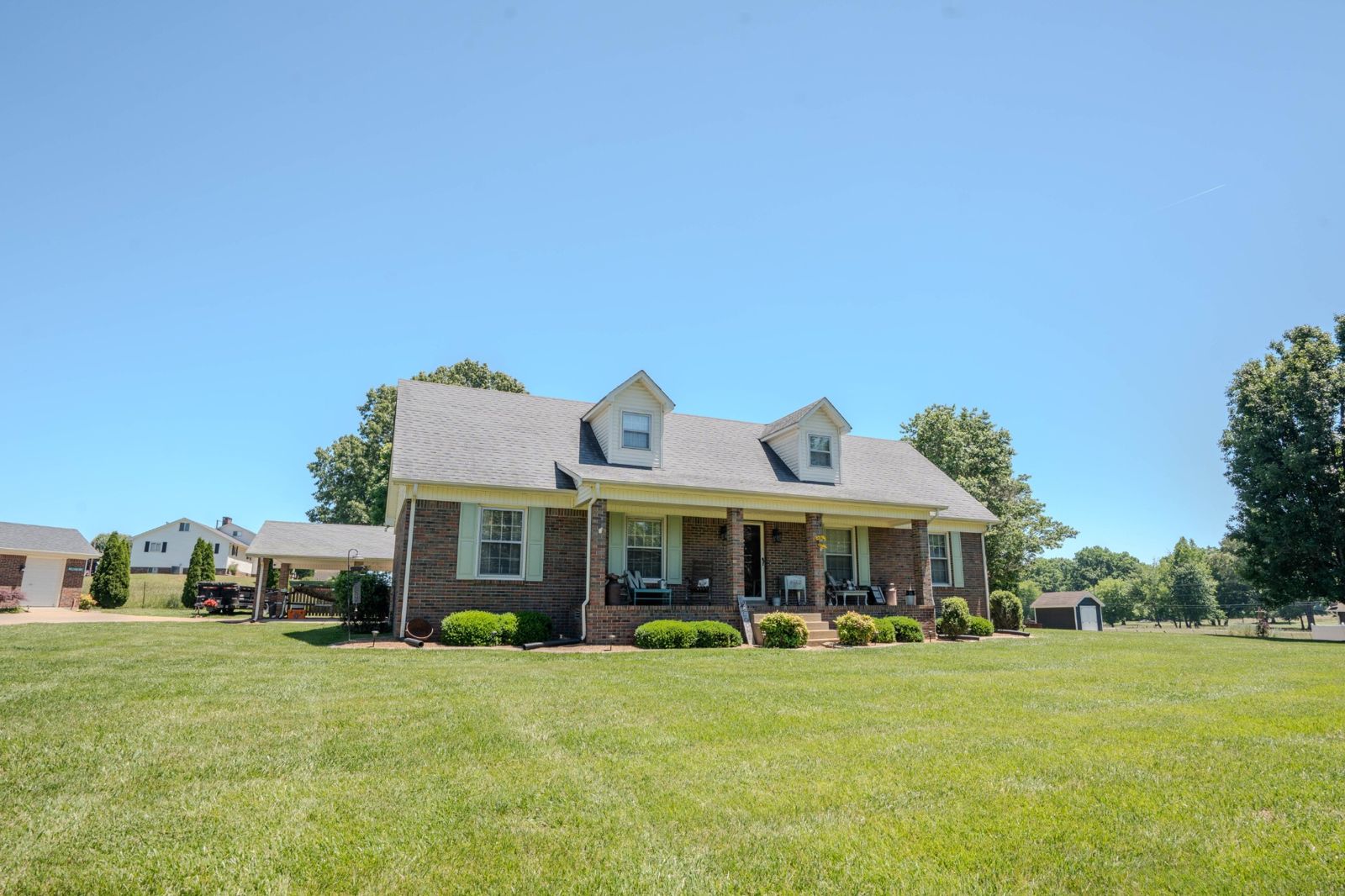 6 Hawthorne Dr inside, Lawrence County TN home for sale