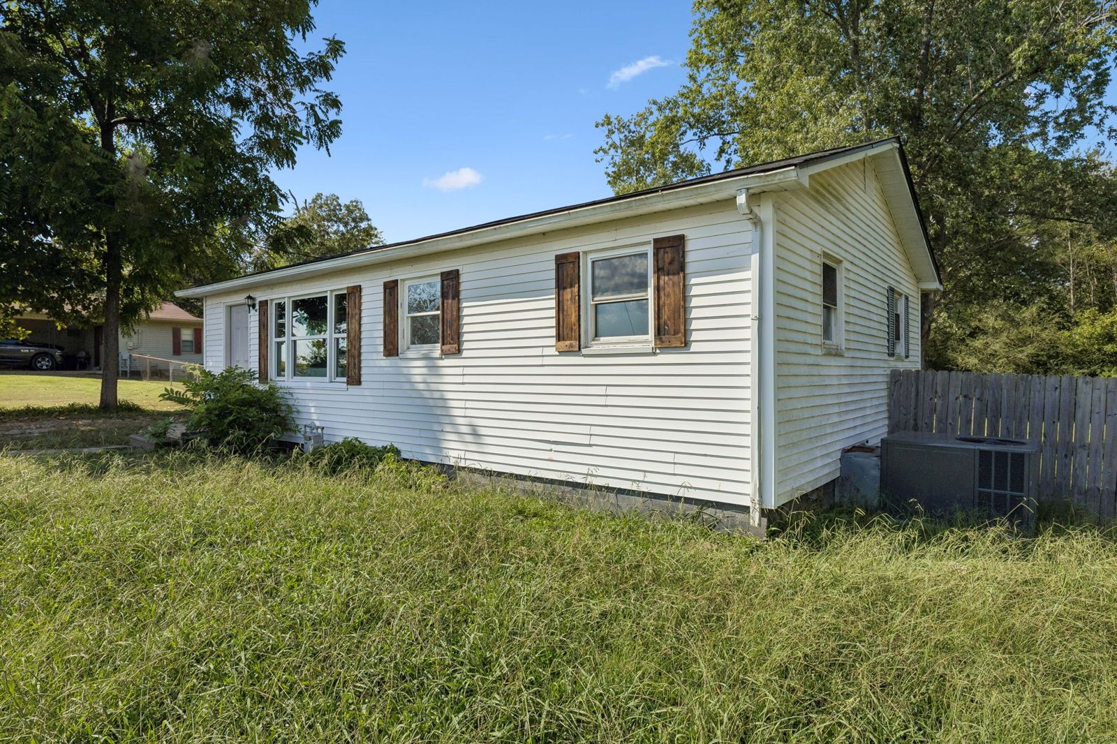 621 Dixon Branch Rd outdoor space, Lawrence County TN home for sale
