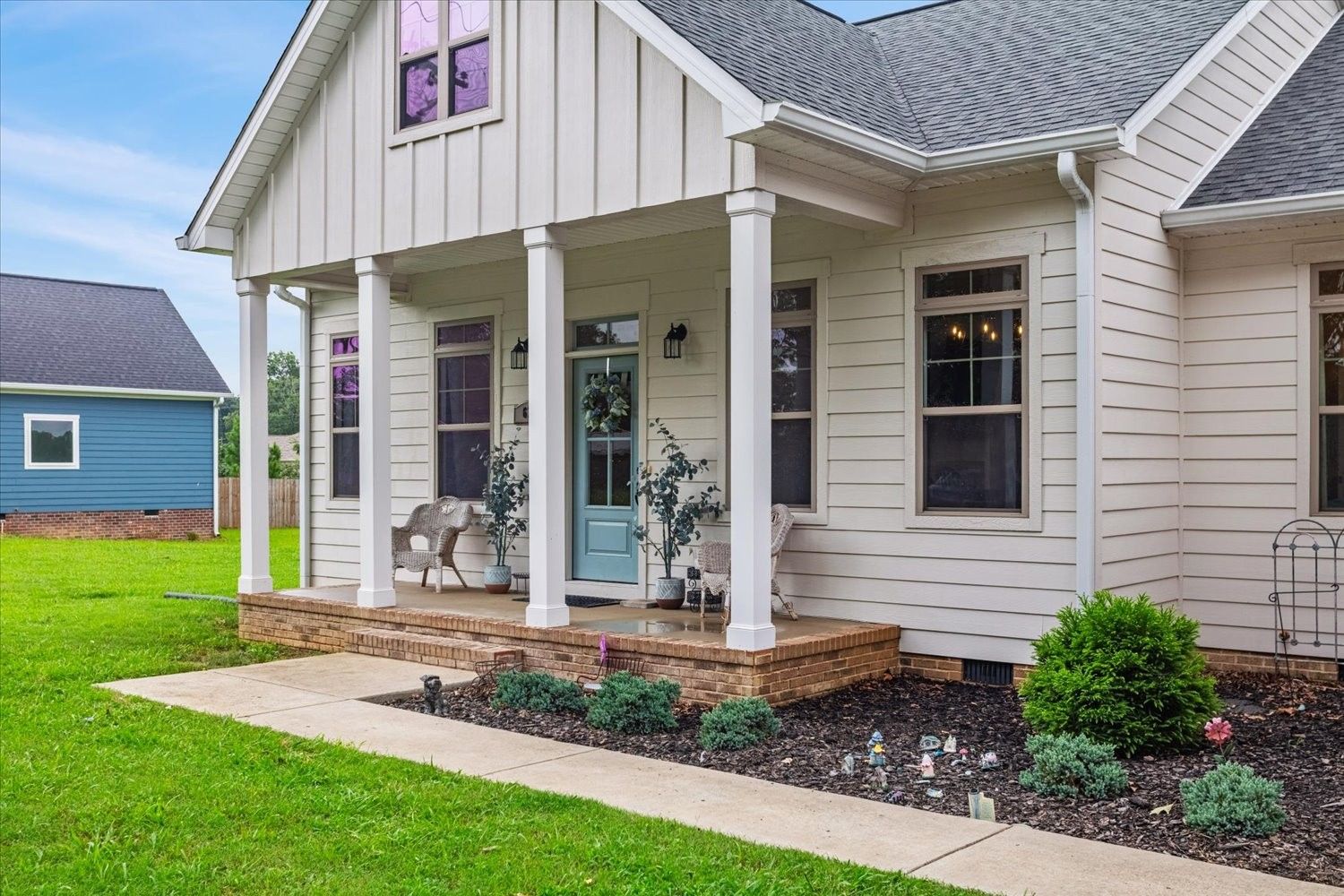 67 Beuerlein Cir inside, Lawrence County TN home for sale