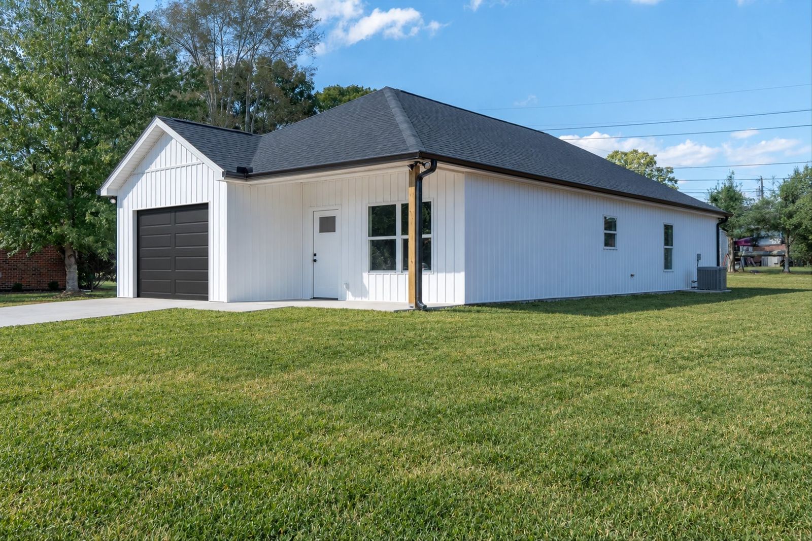 702 1st St front exterior, Lawrence County TN home for sale