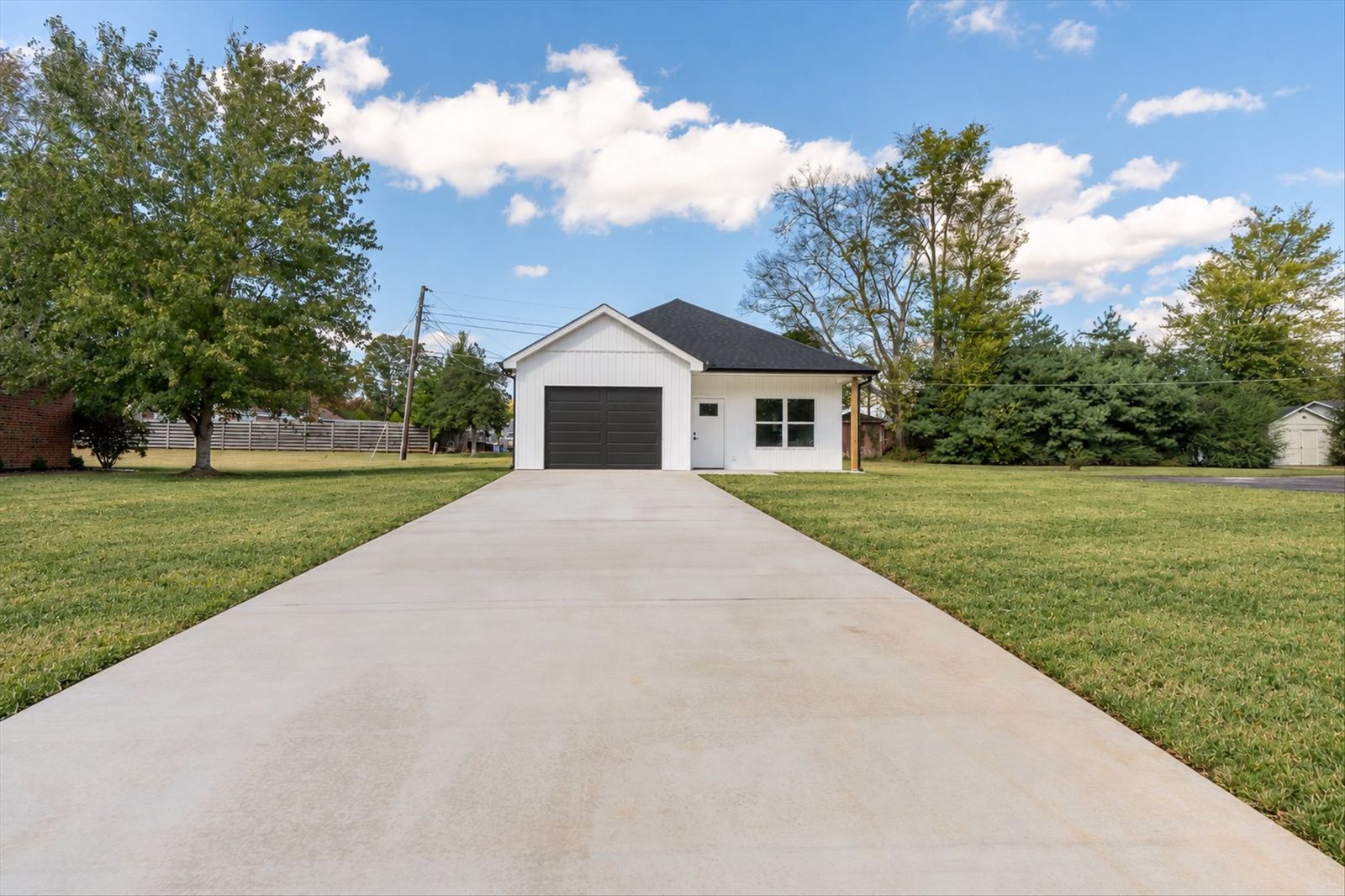 702 1st St inside, Lawrence County TN home for sale