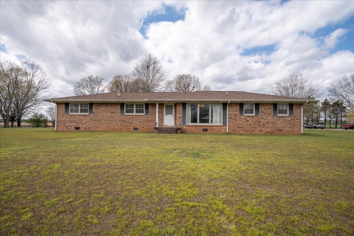 717 Brenda Ave front exterior, Lawrence County TN home for sale