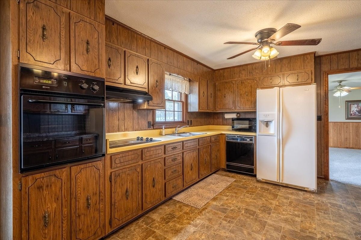 717 Brenda Ave outdoor space, Lawrence County TN home for sale