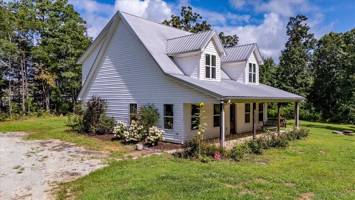 77 Oakwood Ave inside, Lawrence County TN home for sale