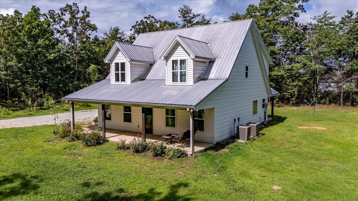 77 Oakwood Ave inside, Lawrence County TN home for sale