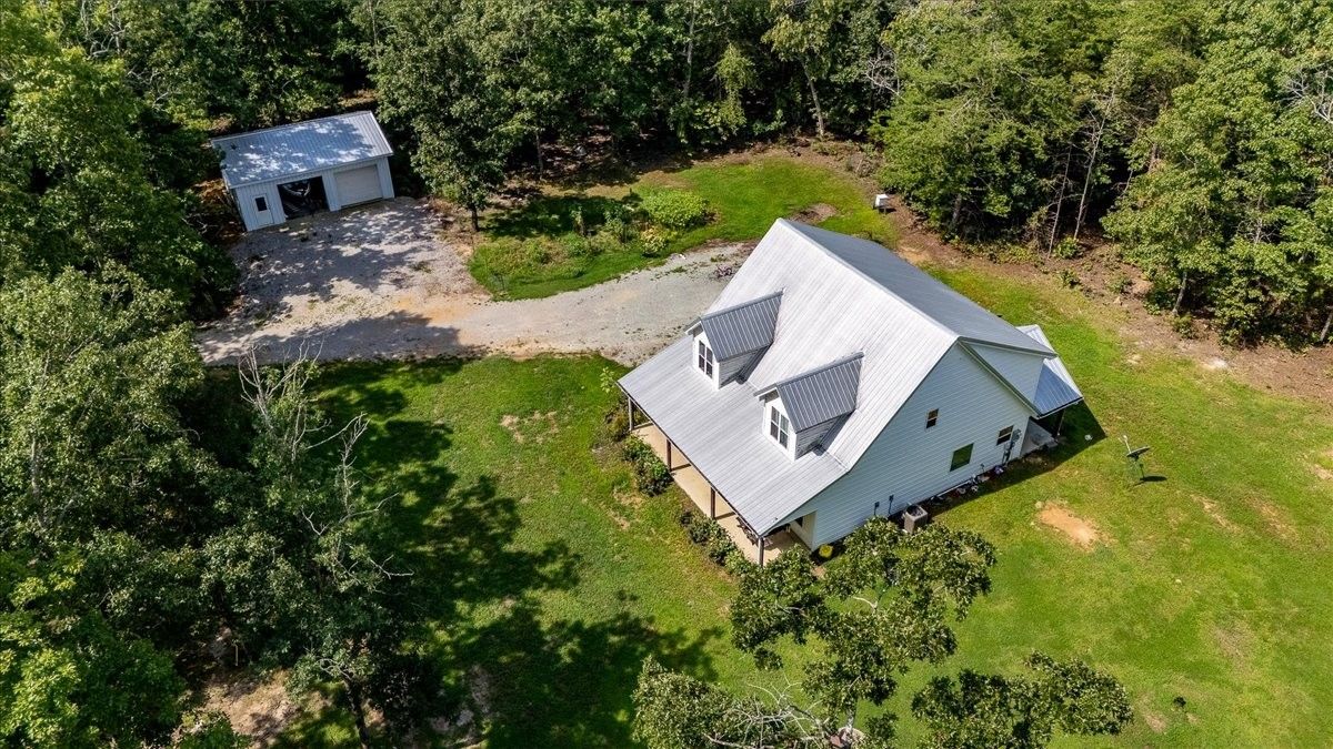 77 Oakwood Ave outdoor space, Lawrence County TN home for sale
