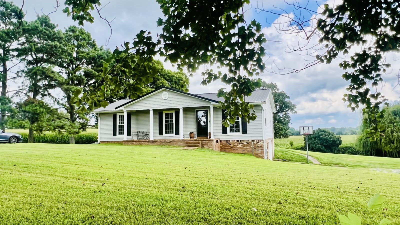 80 Gang Rd inside, Lawrence County TN home for sale