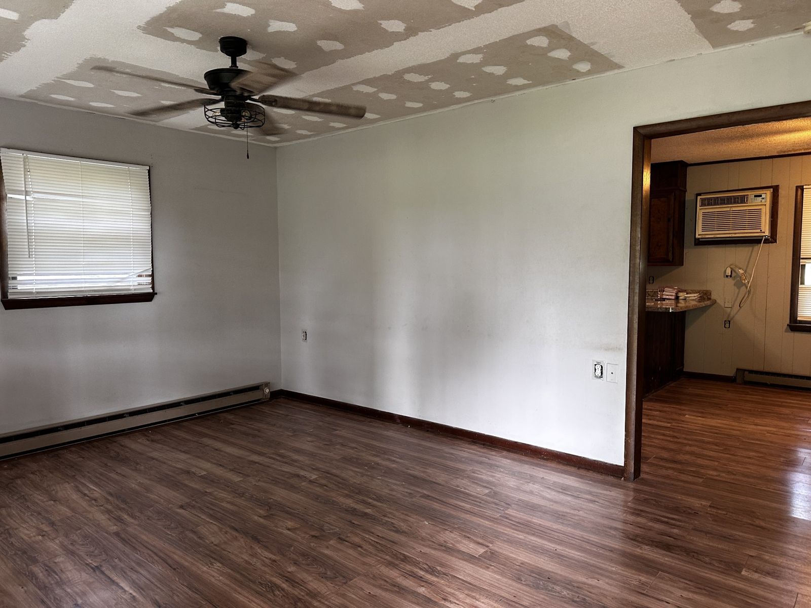 817 Irvin Ln inside, Lawrence County TN home for sale