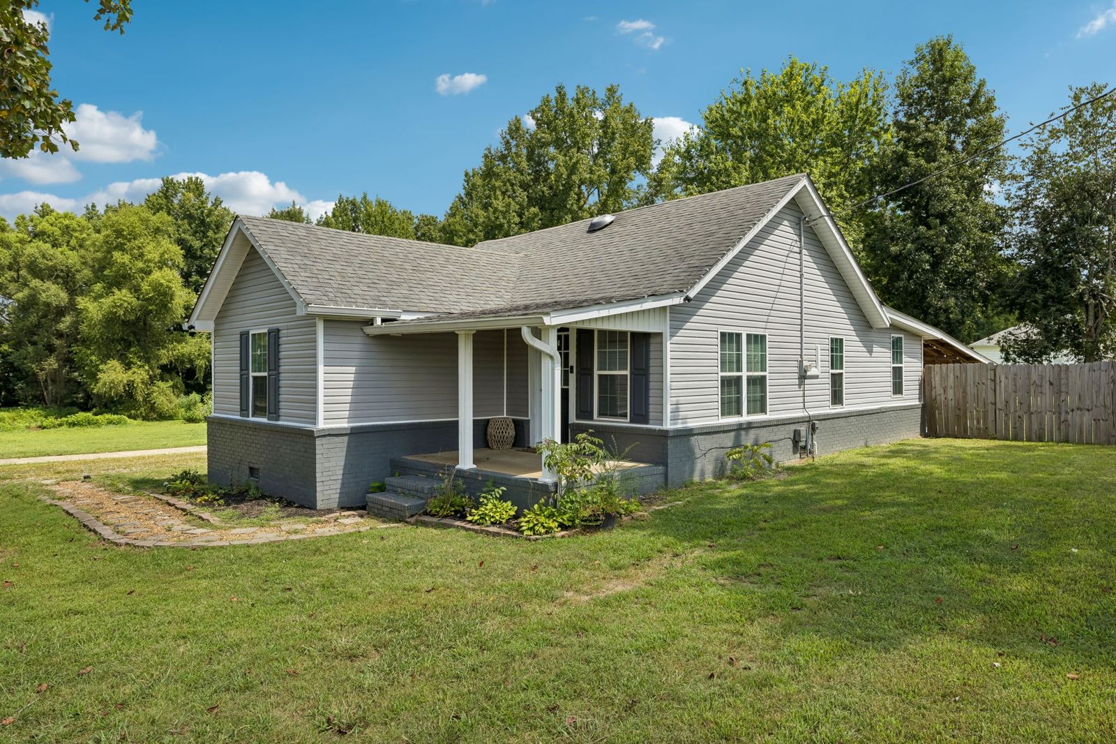 876 Prosser Rd inside, Lawrence County TN home for sale