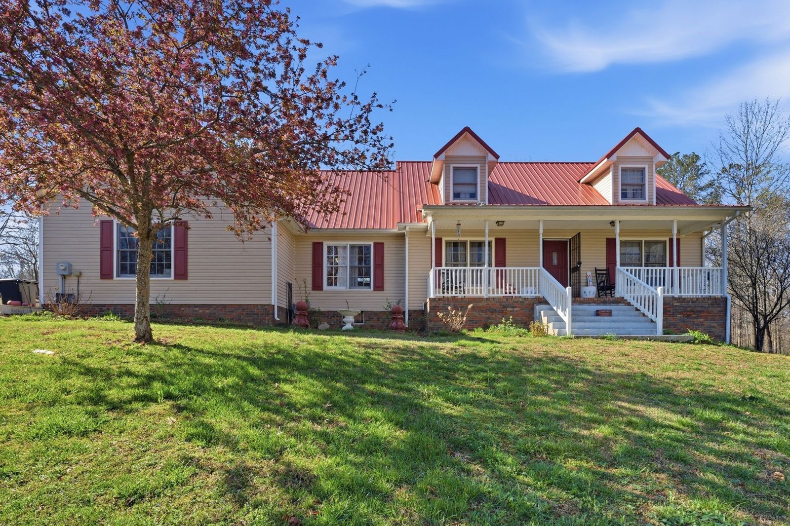 91 Whispering Oaks St inside, Lawrence County TN home for sale