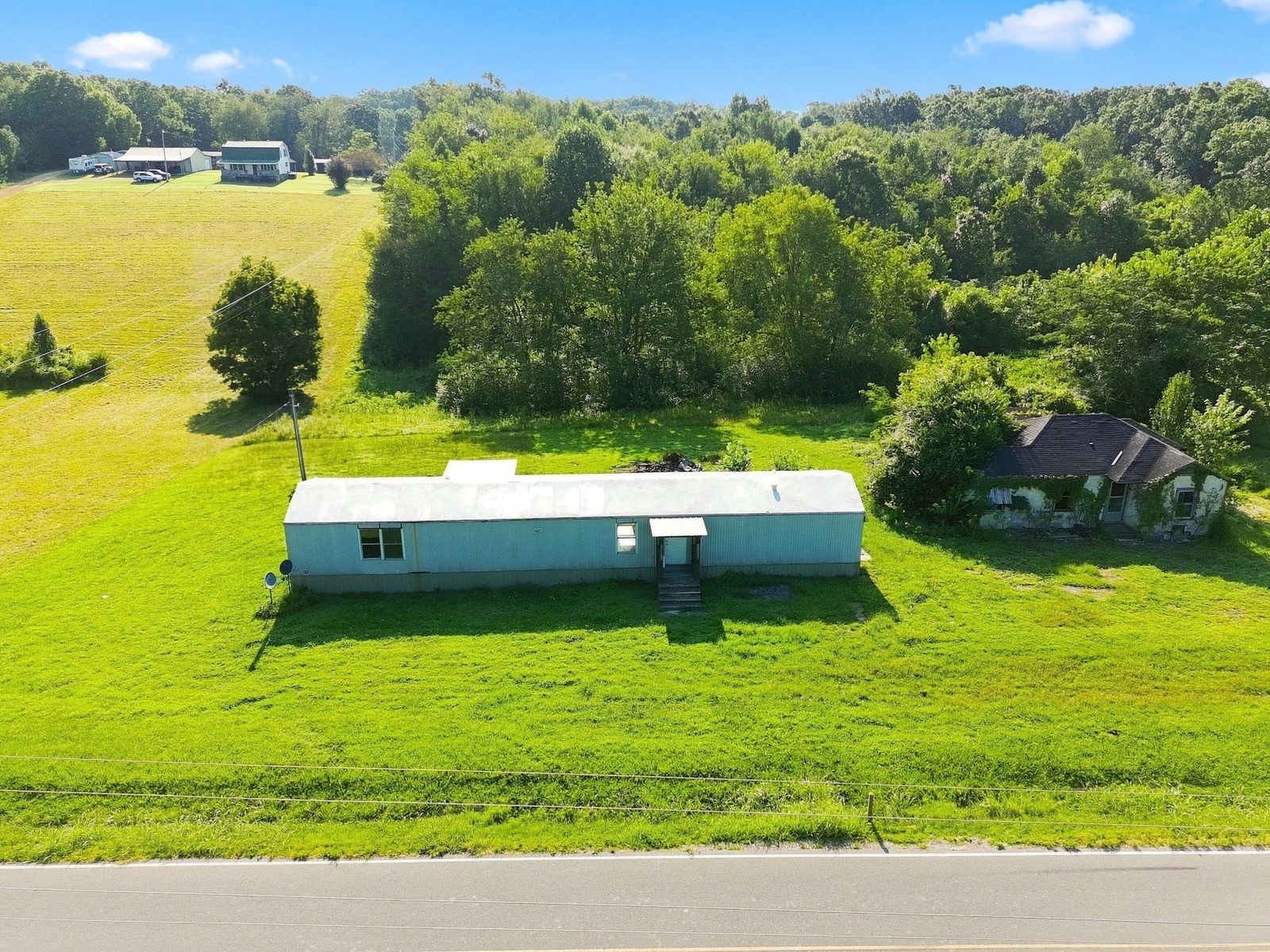 940 N Brace Rd inside, Lawrence County TN home for sale