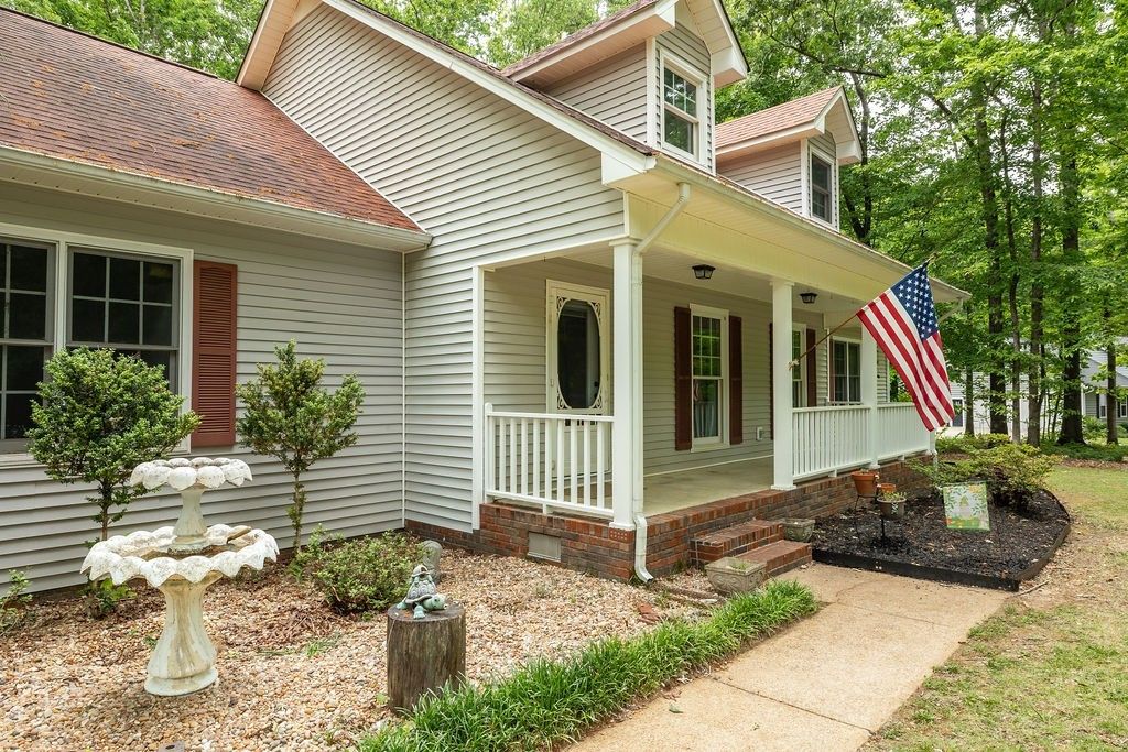 979 Paige Dr outdoor space, Lawrence County TN home for sale